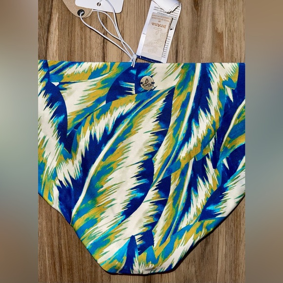 NWT 𝚁𝚎𝚟𝚎𝚛𝚜𝚒𝚋𝚕𝚎 𝑷𝒓𝒂𝒏𝒂 𝑡𝑟𝑜𝑝𝑖𝑐 𝑝𝑎𝑛𝑎𝑚𝑎 𝐵𝑟𝑒𝑦𝑎 𝑏𝑖𝑘𝑖𝑛𝑖 𝑏𝑜𝑡𝑡𝑜𝑚 - Picture 8 of 13